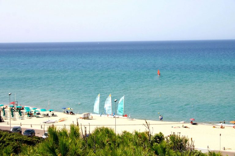 residence-badus-spiaggia-03